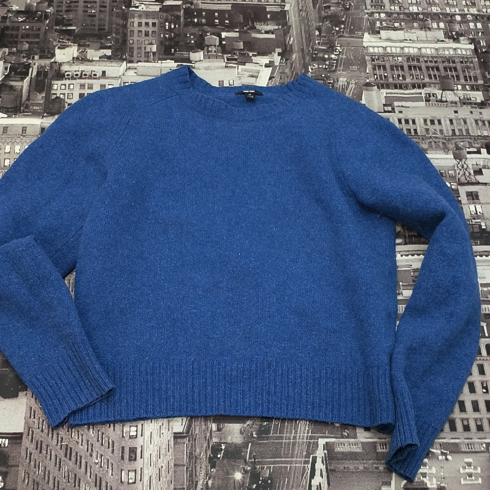 Uniqlo Women's Royal Blue Crew Neck Sweater - Picture 1 of 5